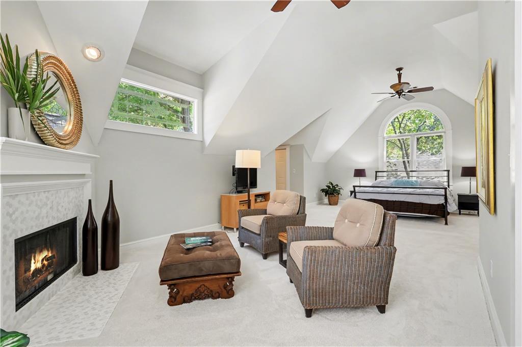 827 Highland Terrace NE