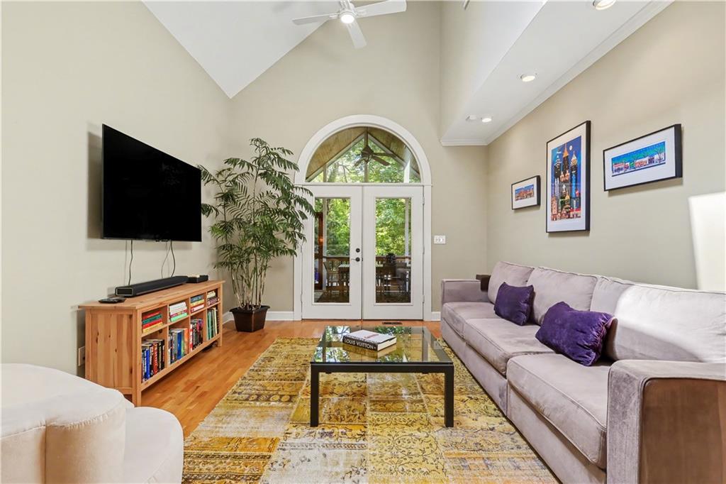 827 Highland Terrace NE