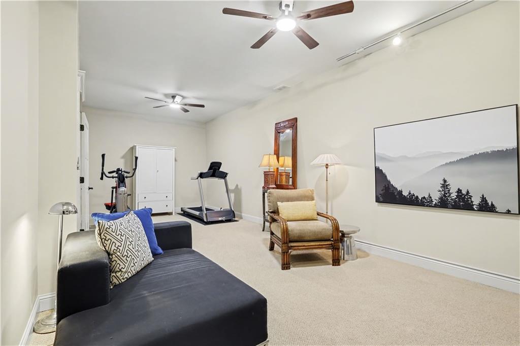 827 Highland Terrace NE