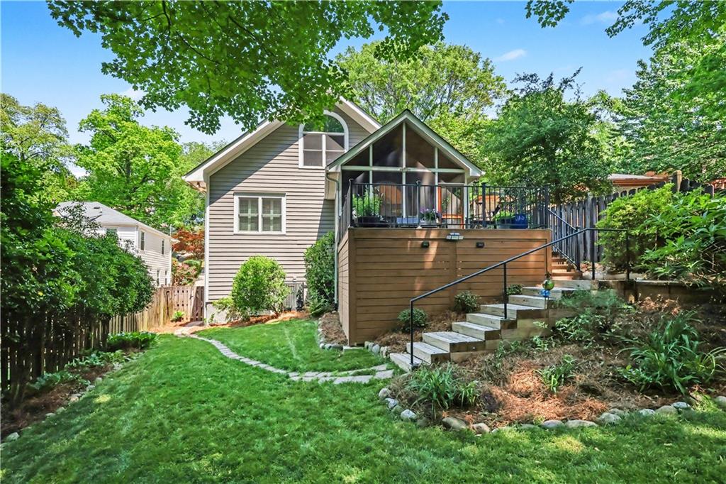 827 Highland Terrace NE