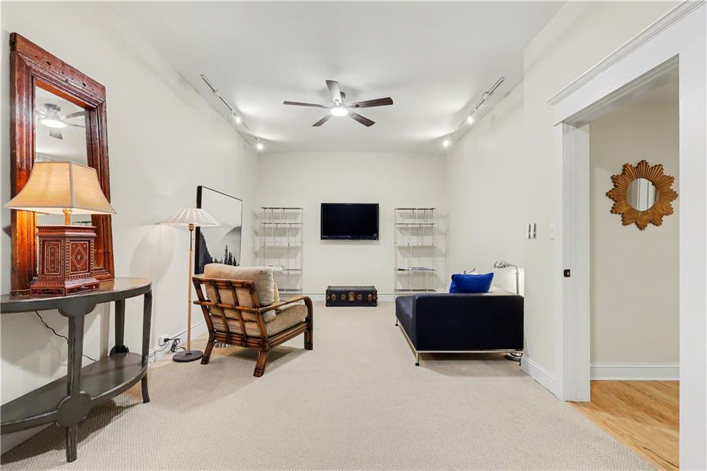 827 Highland Terrace NE