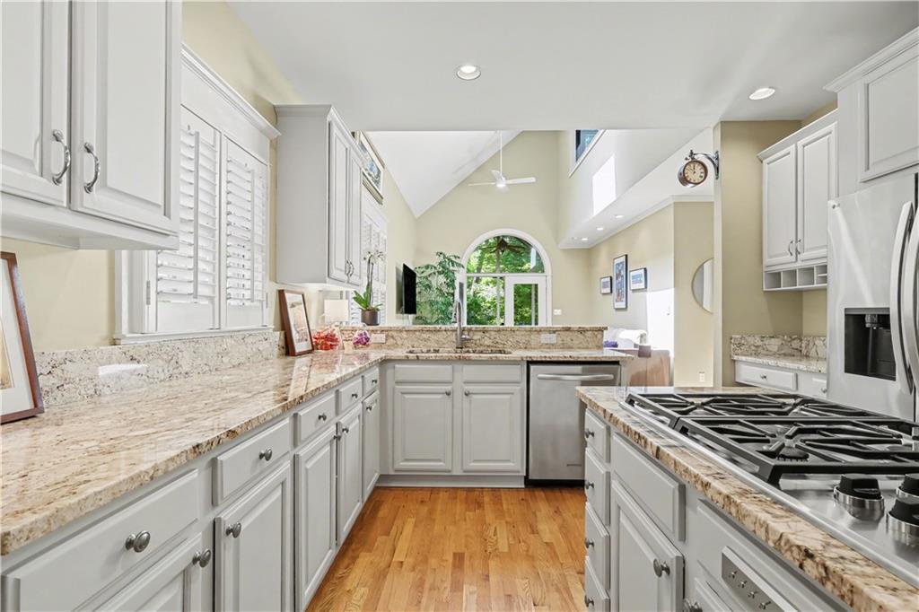 827 Highland Terrace NE