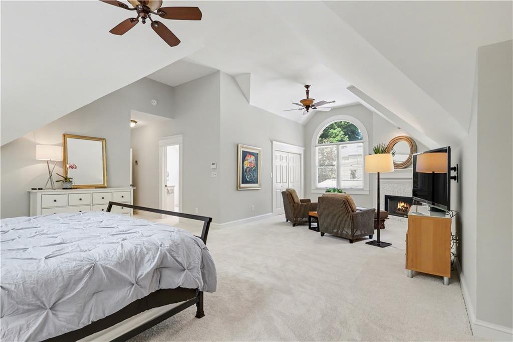 827 Highland Terrace NE