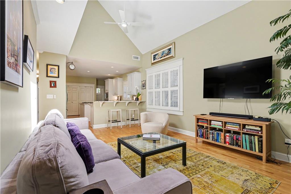 827 Highland Terrace NE