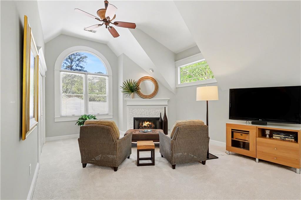 827 Highland Terrace NE