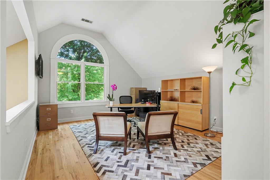 827 Highland Terrace NE