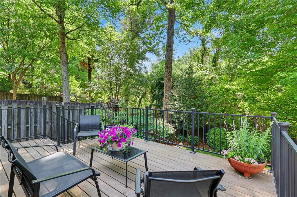 827 Highland Terrace NE