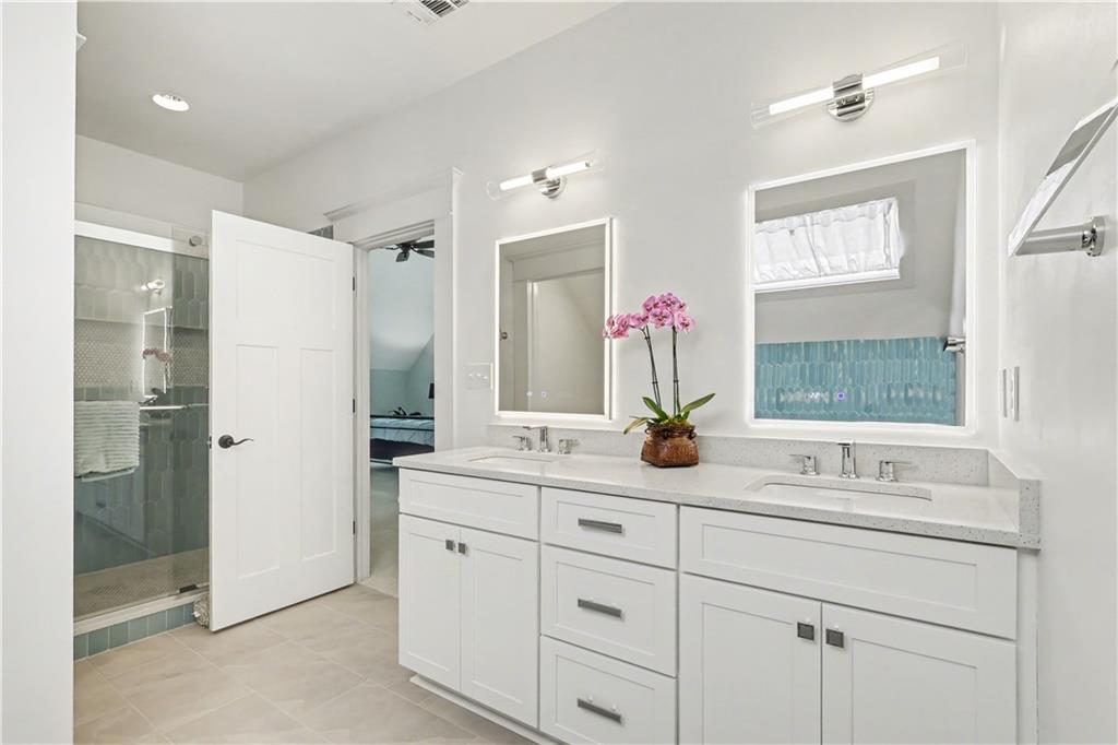 827 Highland Terrace NE