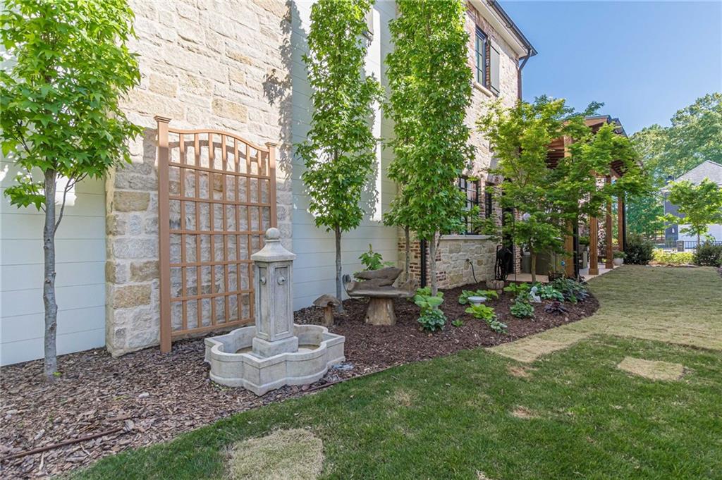 290 Guild Lane
