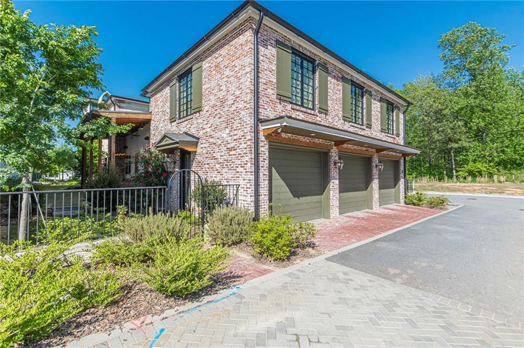 290 Guild Lane