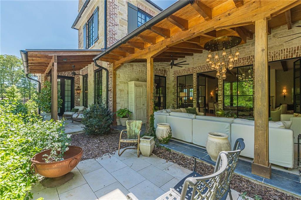 290 Guild Lane