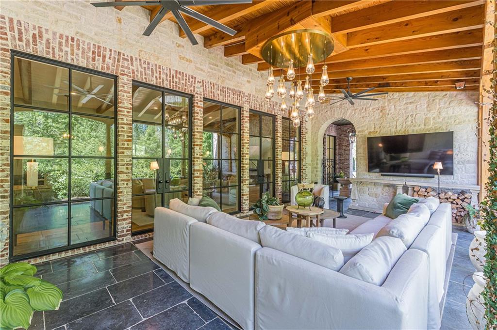 290 Guild Lane