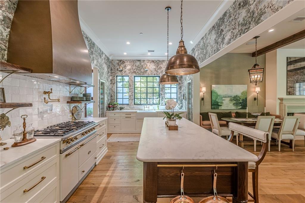 290 Guild Lane