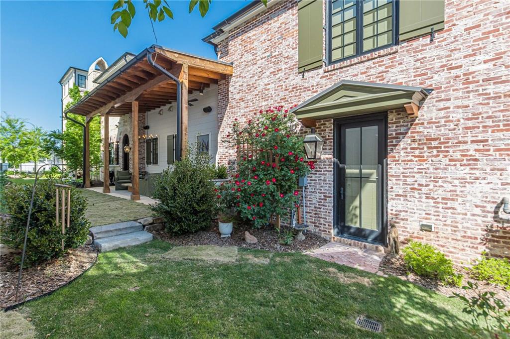 290 Guild Lane