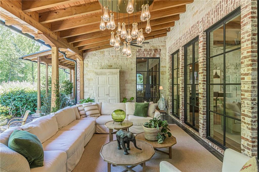 290 Guild Lane
