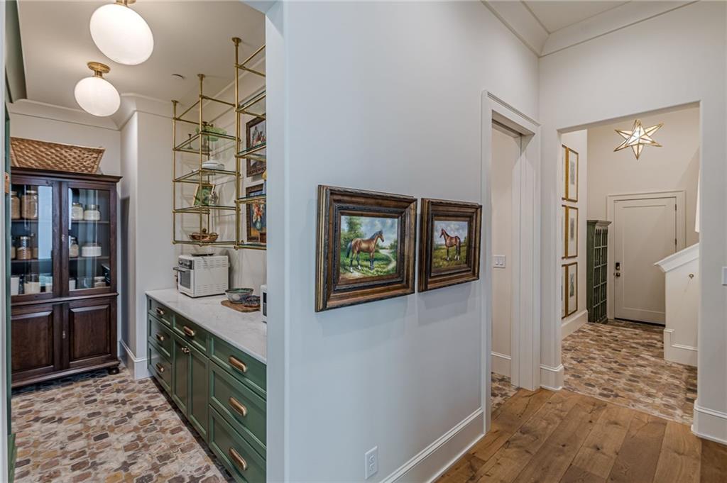 290 Guild Lane
