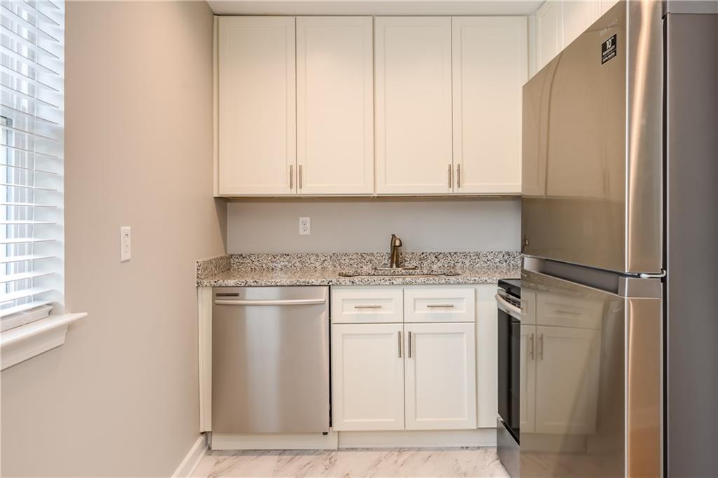 880 Saint Charles Avenue NE Unit 5