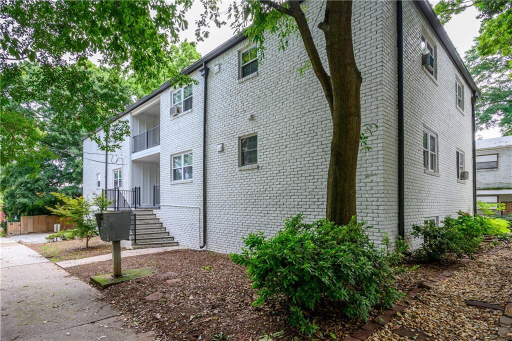 880 Saint Charles Avenue NE Unit 5