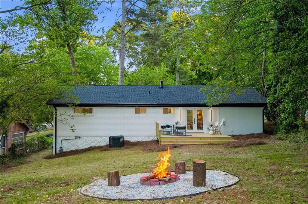 1911 Rosewood Road
