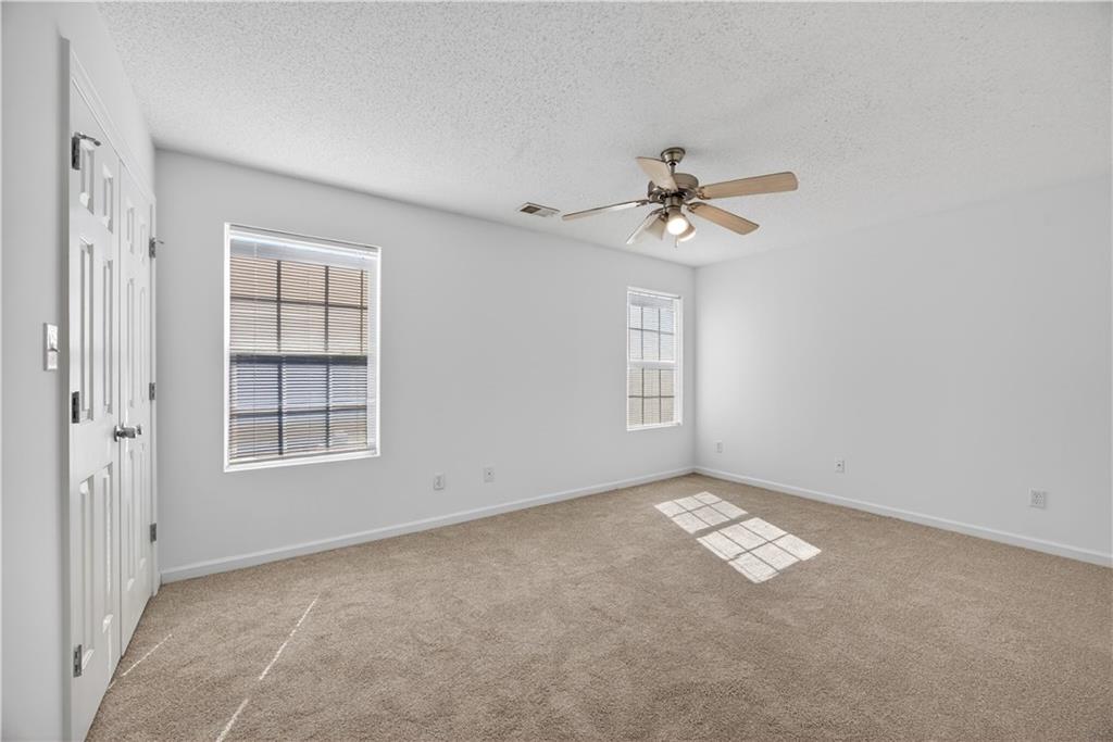 4542 Parkview Square