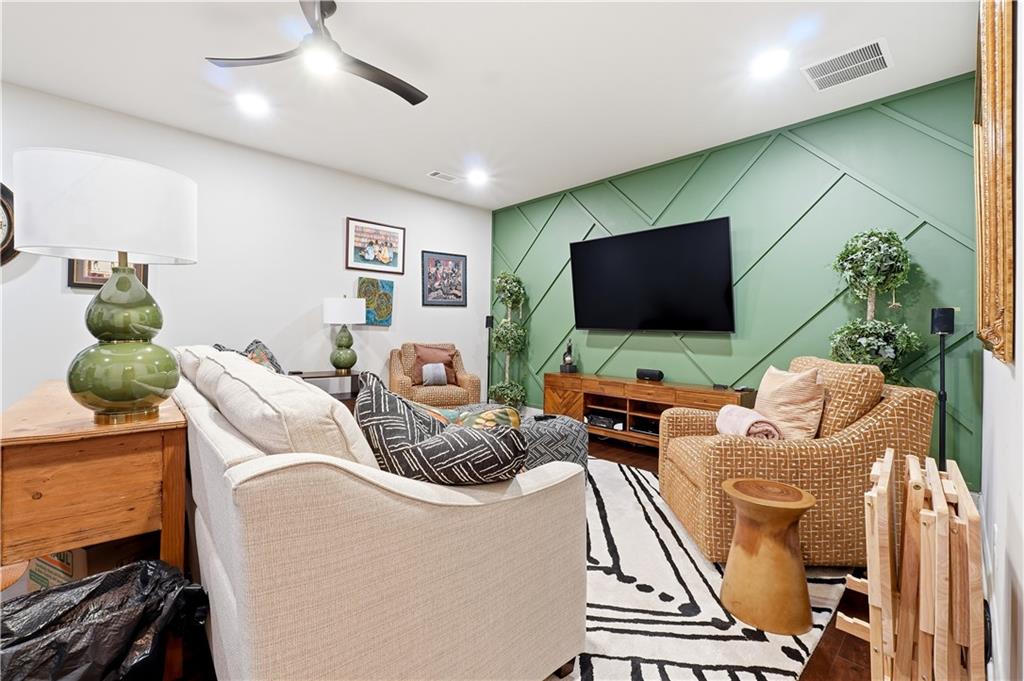 1910 Skyfall Circle NE