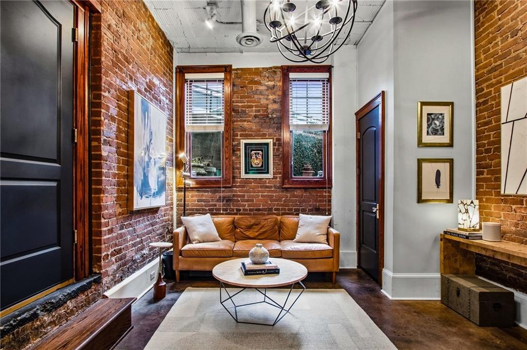 908 Juniper Street NE Unit 4