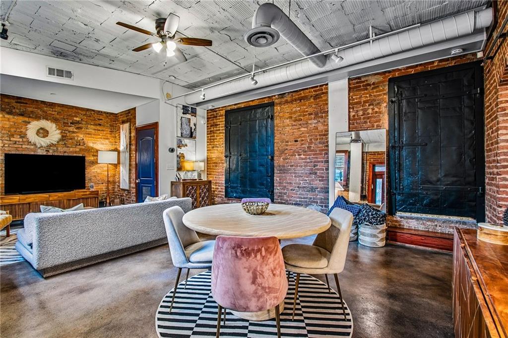 908 Juniper Street NE Unit 4