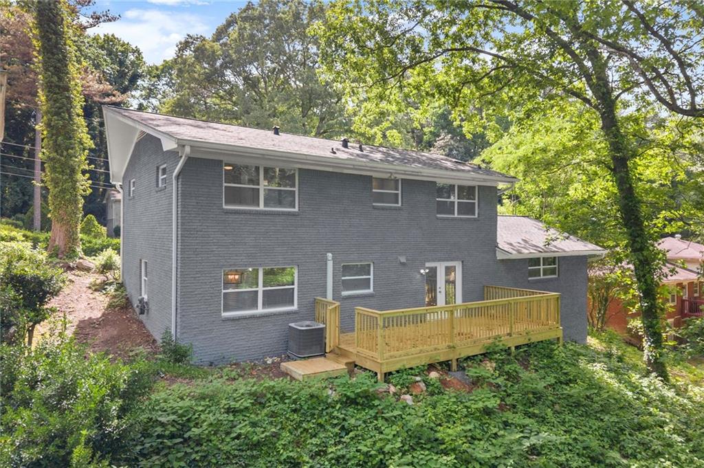 495 Larchmont Circle NW