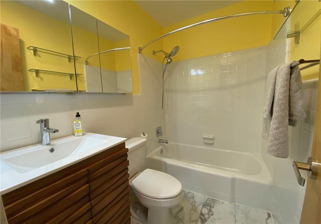 181 Powell Street SE Unit 2