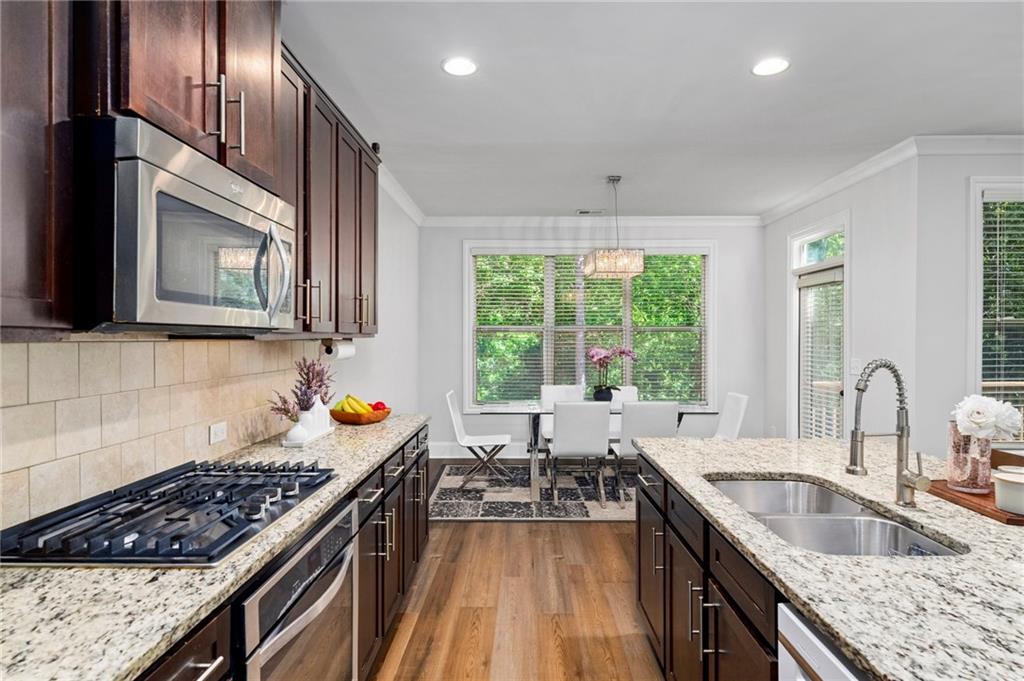 7805 Highland Bluff
