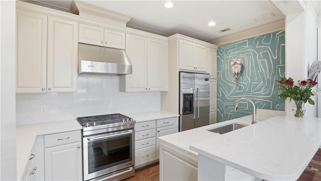 77 Peachtree Place NE Unit 605
