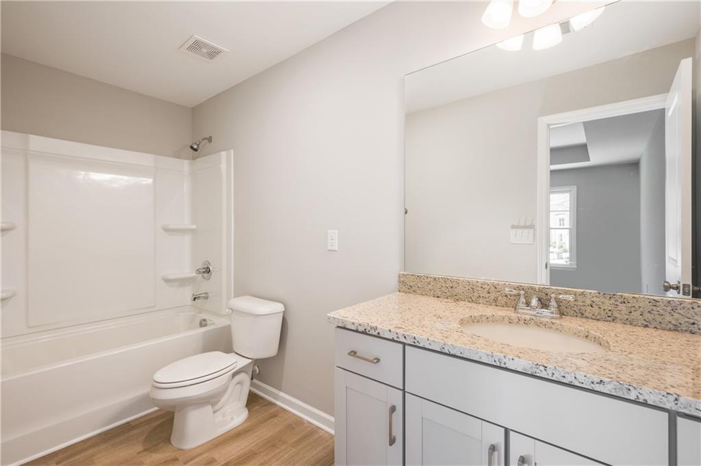 2826 Laurel Ridge Circle