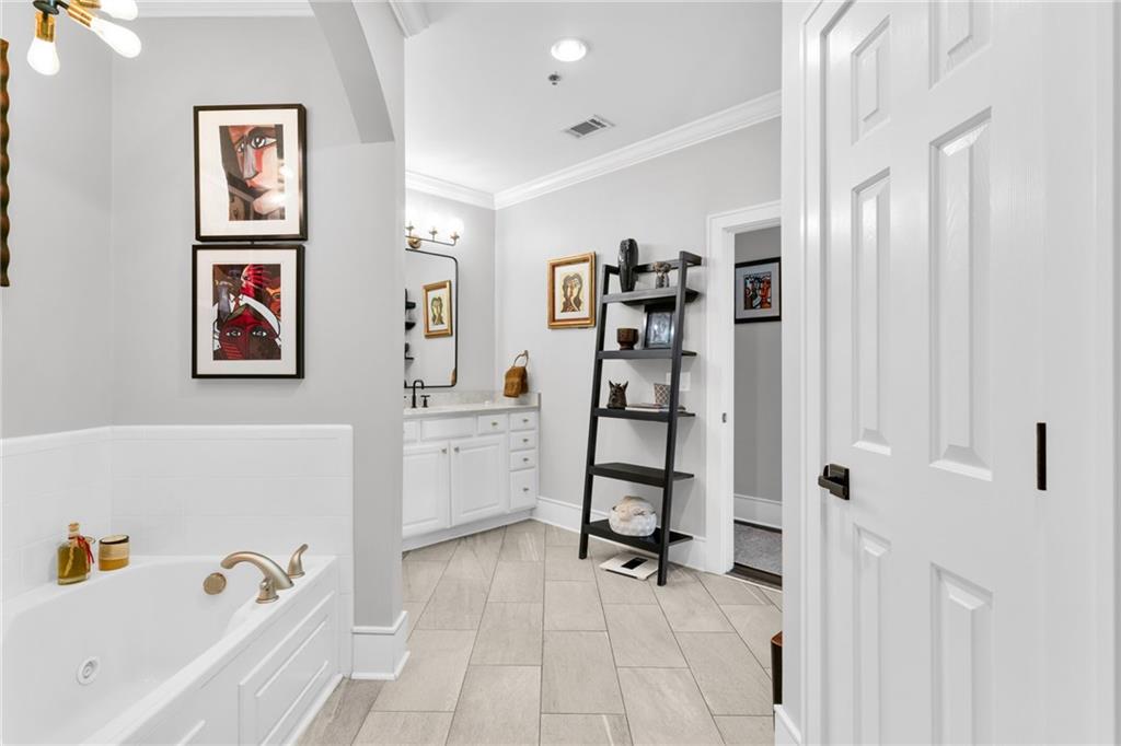 560 Dutch Valley Road NE Unit 403