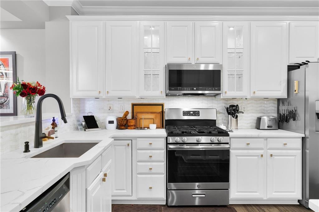 560 Dutch Valley Road NE Unit 403