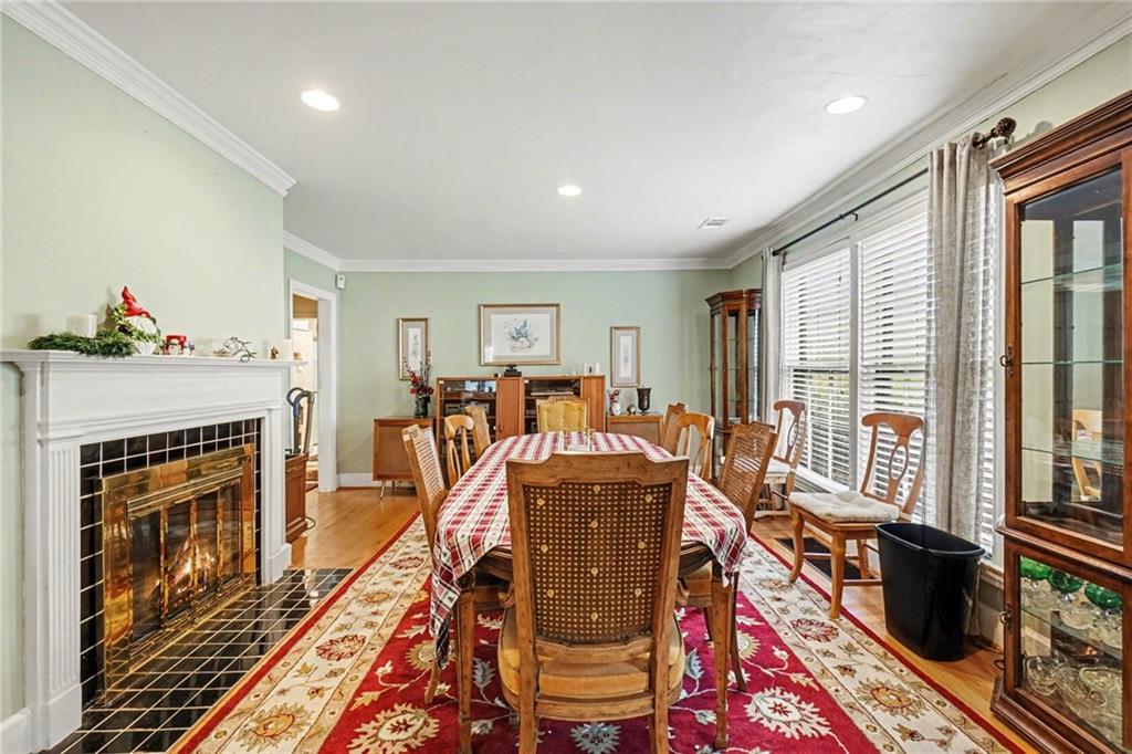 2088 E Roxboro Road NE