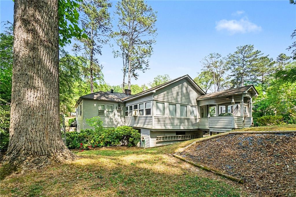 2088 E Roxboro Road NE
