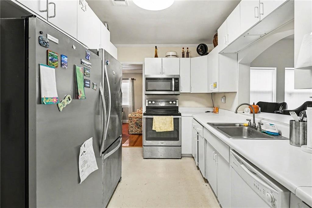 2088 E Roxboro Road NE