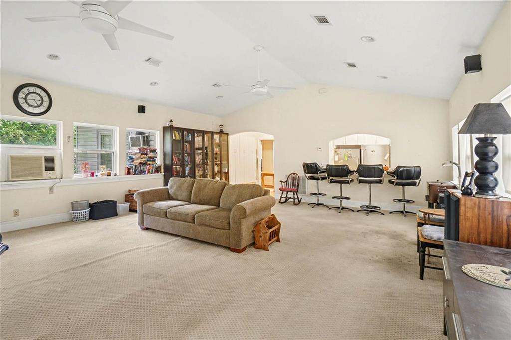 2088 E Roxboro Road NE