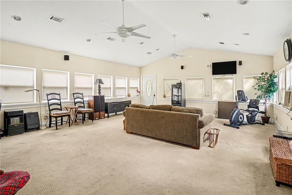 2088 E Roxboro Road NE