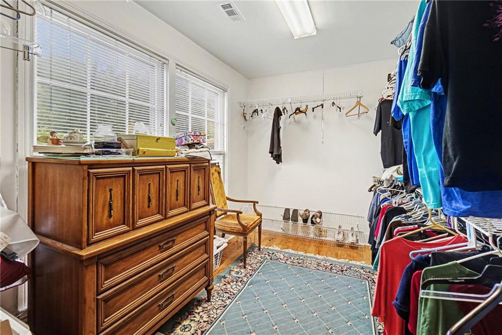 2088 E Roxboro Road NE