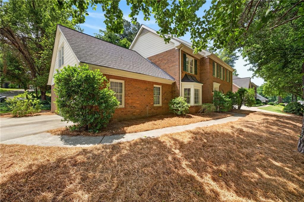 4150 Woodlark Court NE