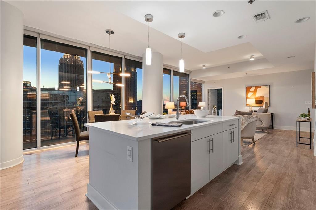 1080 Peachtree Street NE Unit 2111
