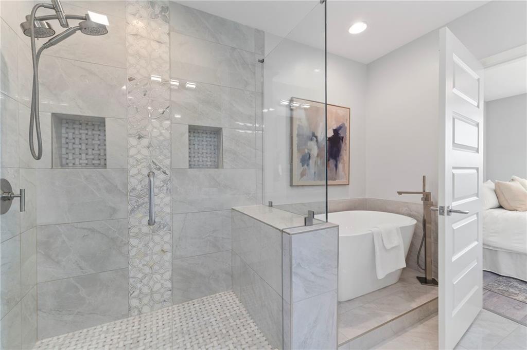 1080 Peachtree Street NE Unit 2111