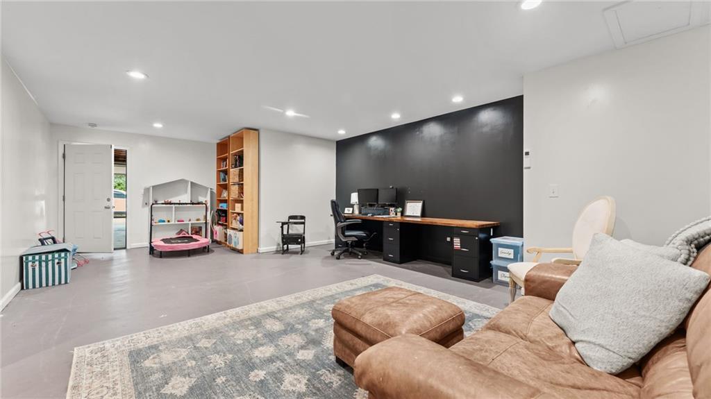 1086 Fieldstone Drive