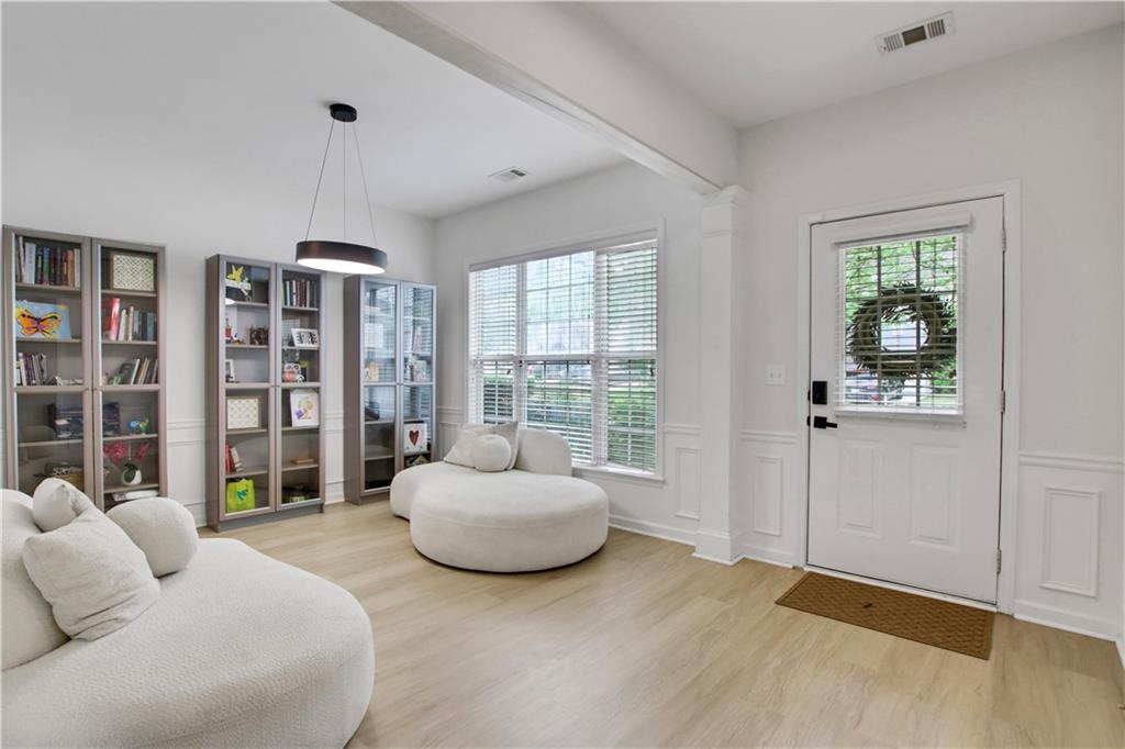 1084 Dunedin Trail