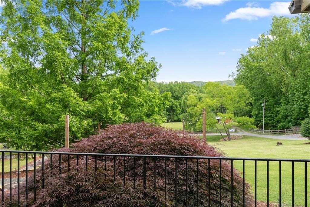253 Happy Trails Way