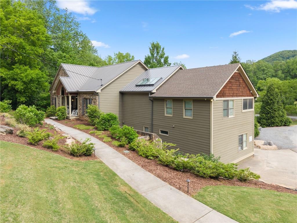 253 Happy Trails Way