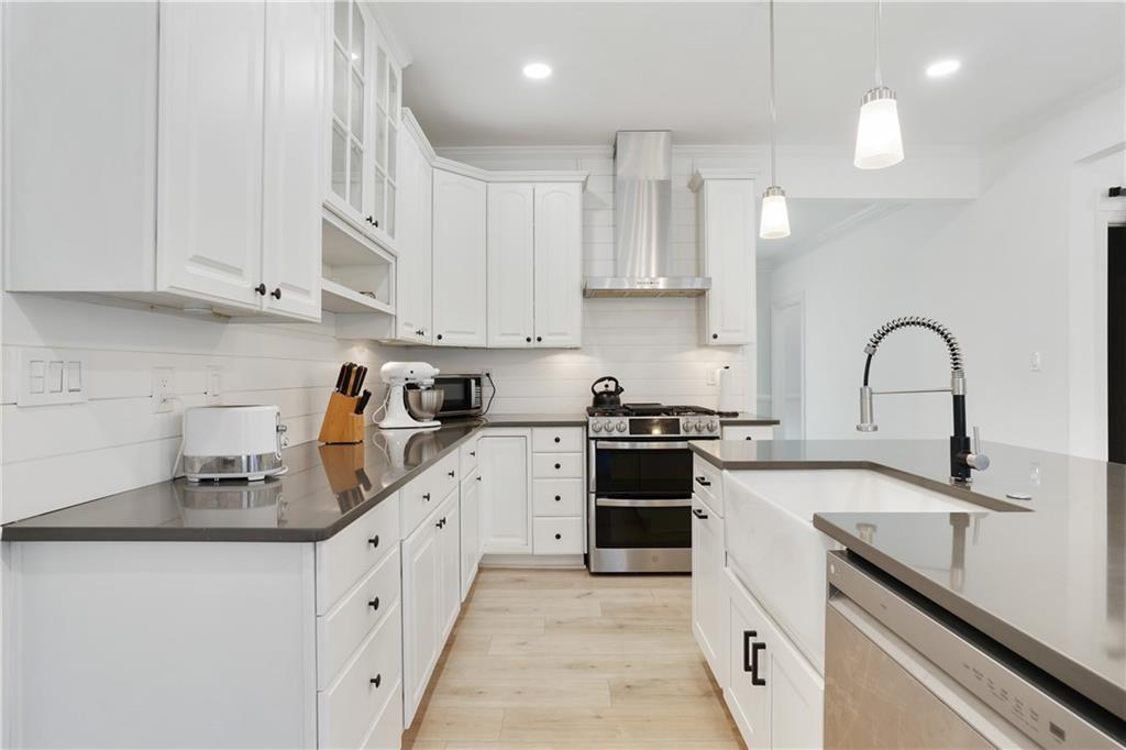400 Gatehouse Court