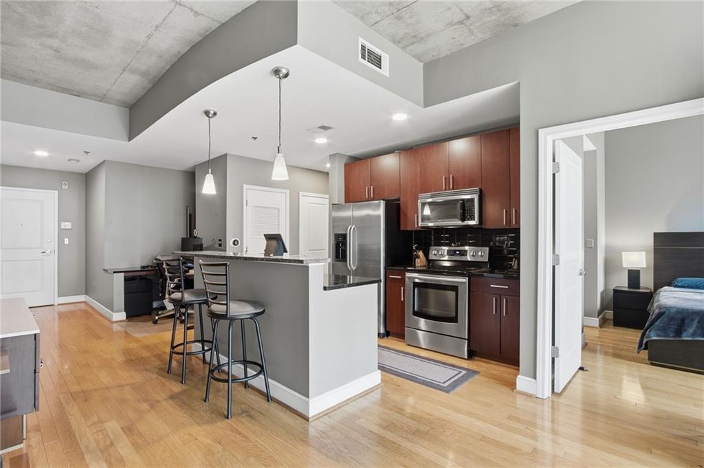 950 W Peachtree Street NW Unit 913