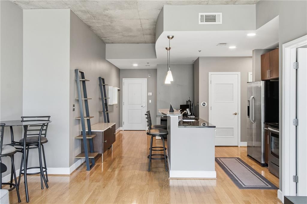 950 W Peachtree Street NW Unit 913